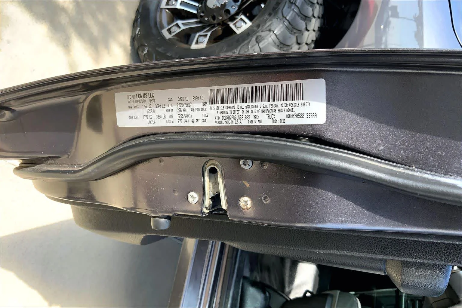 Used 2018 Granite Crystal Metallic Clearcoat Ram Tradesman image 34
