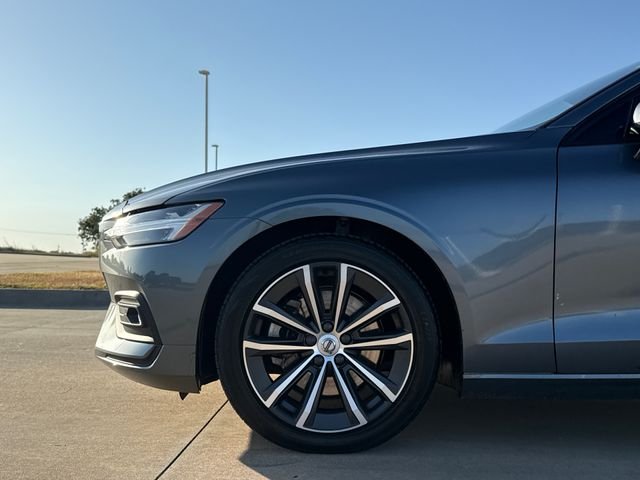Used 2021  Volvo T5 Momentum image 5