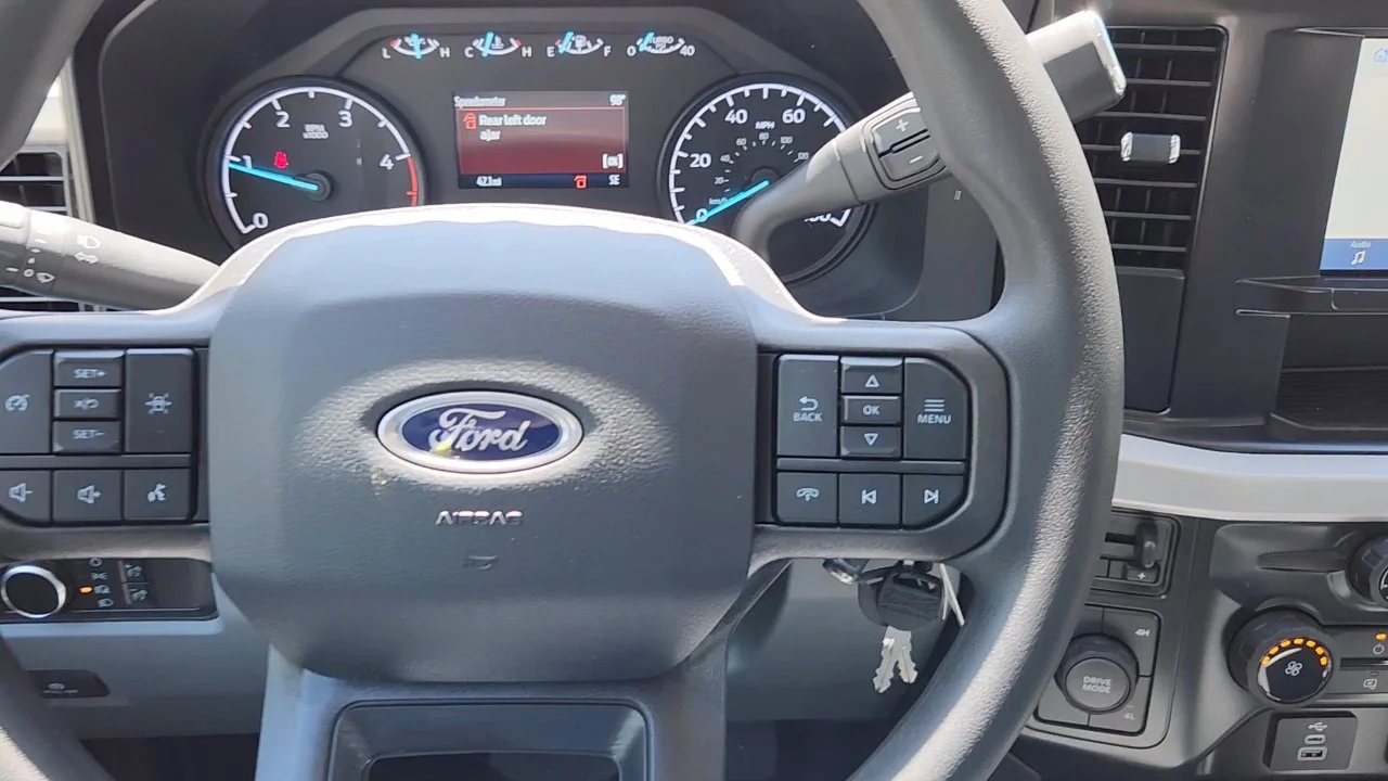 2025 Ford F-550 Super Duty Chassis Cab XL - Photo 21