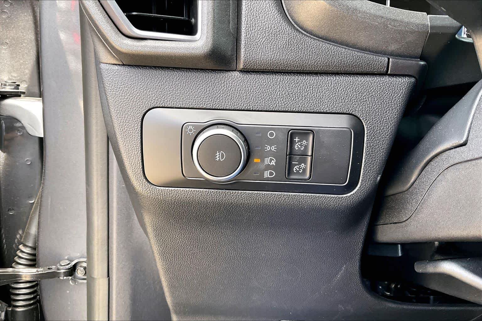 New 2026 Carbonized Gray Metallic Ford Outer Banks image 17
