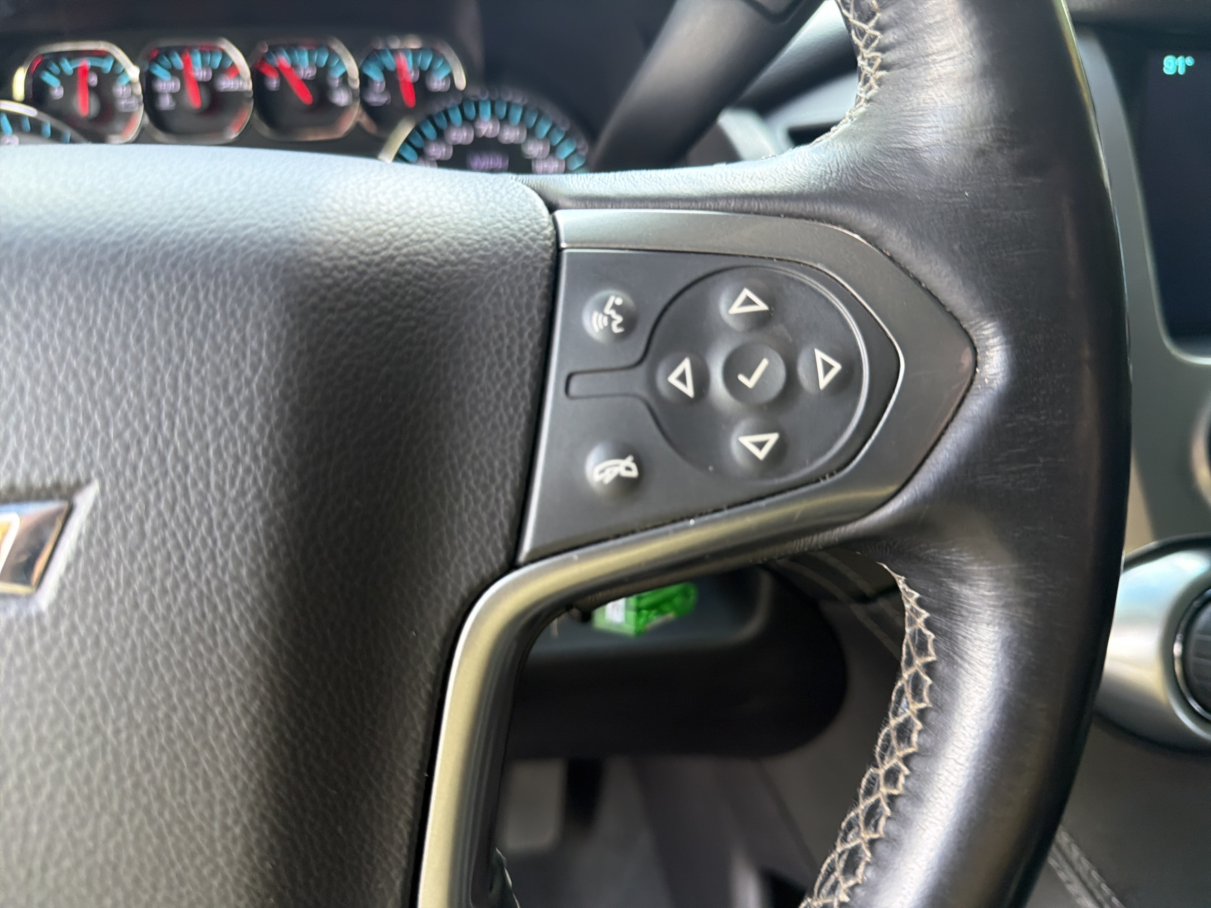 Used 2019 Summit White Chevrolet LS image 25