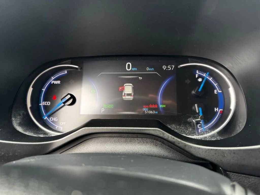 Used 2023 Silver Toyota LE image 29