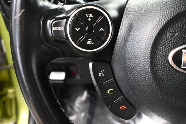 Used 2019 Green Kia Plus image 27