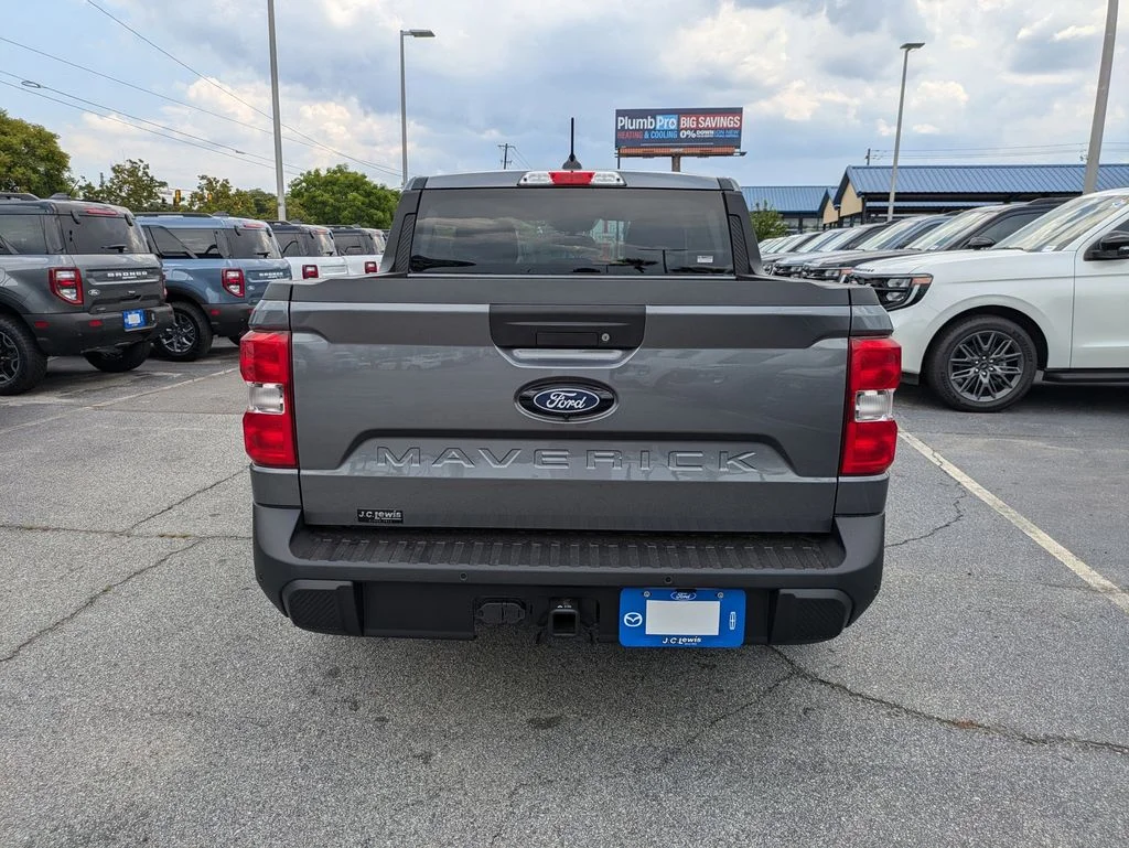 New 2026 Carbonized Gray Metallic Ford XLT image 5