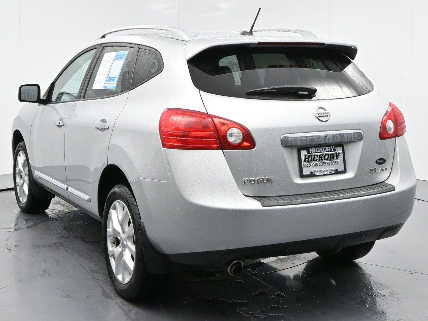 Used 2013 Brilliant Silver Nissan SL image 6