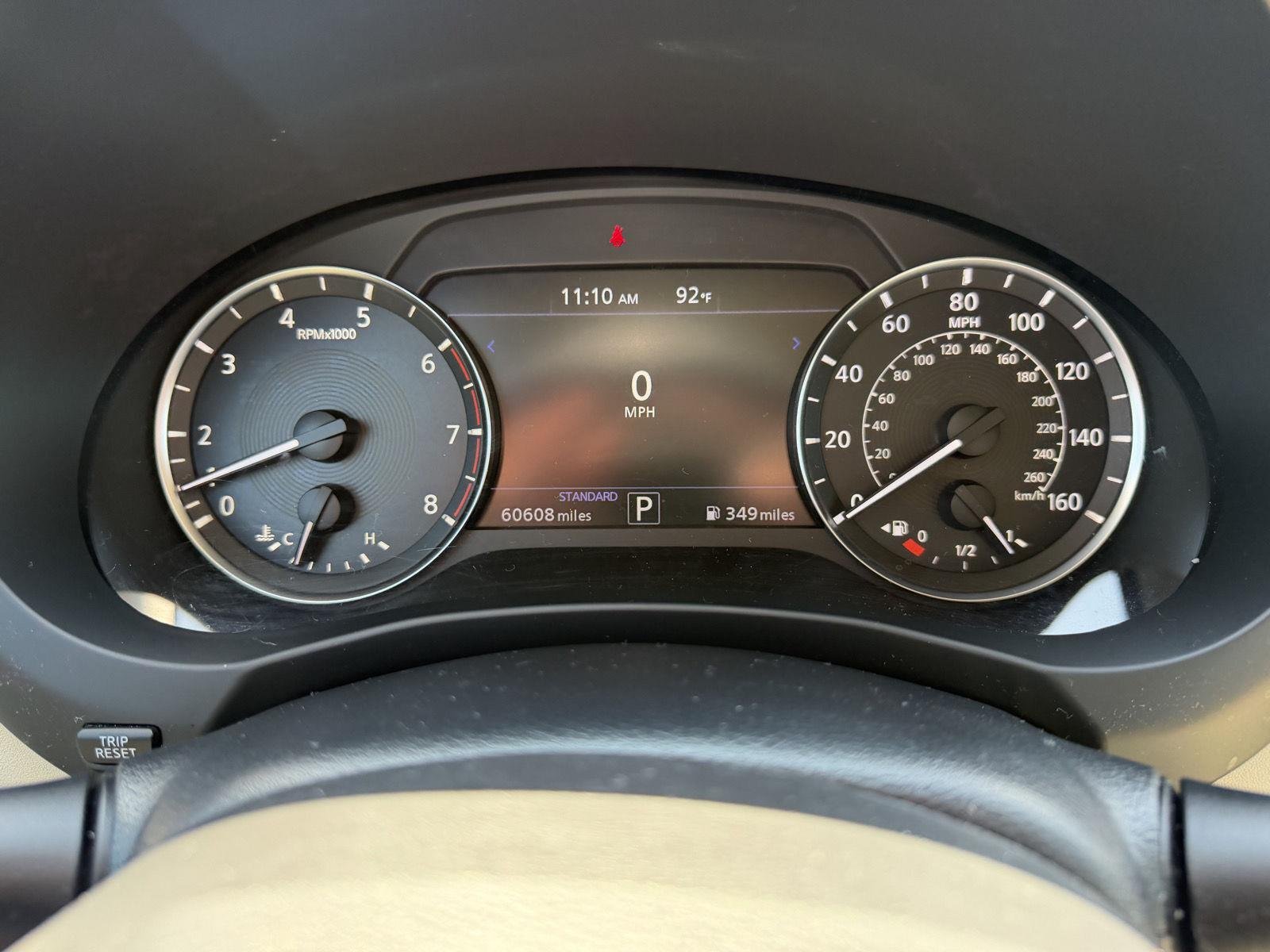 Used 2020 Majestic White INFINITI LUXE image 9