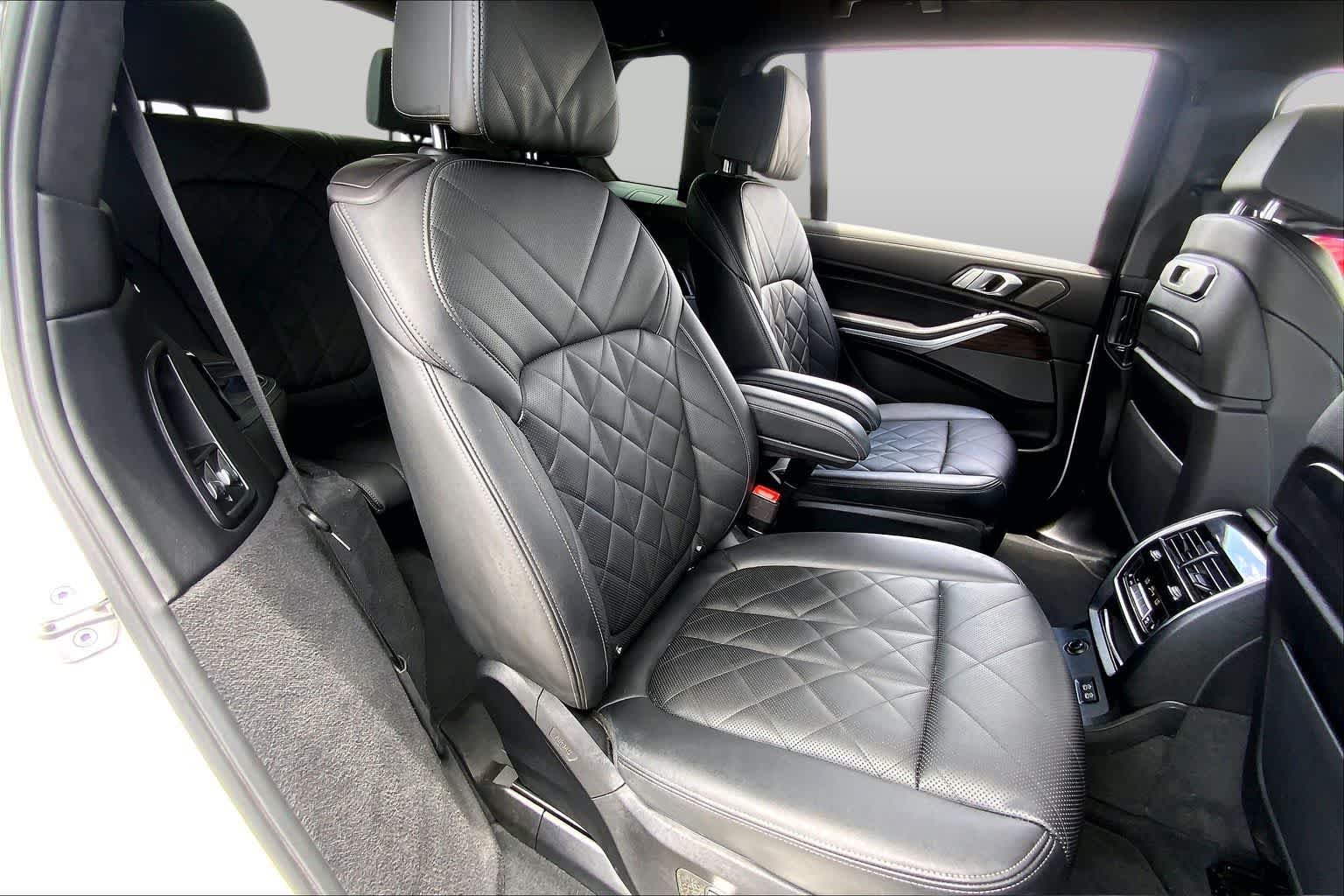 Used 2023 Alpine White BMW xDrive40i image 19