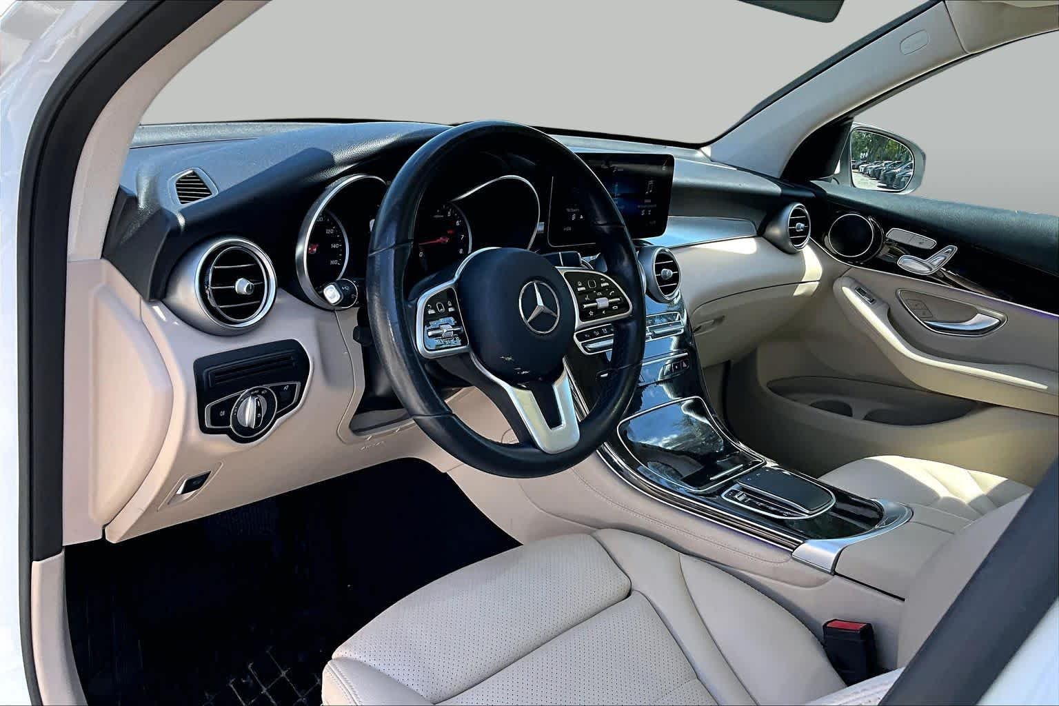 Used 2021 Polar White Mercedes-Benz GLC 300 image 18