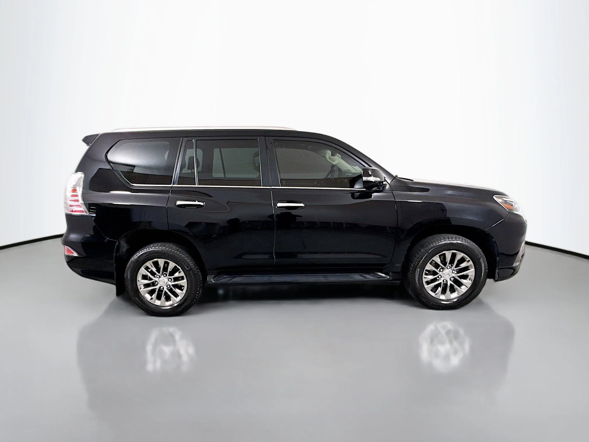 Used 2021 Onyx Black Lexus 460 Premium image 8