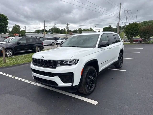 New 2026 Bright White Clear-Coat Exterior Paint Jeep Altitude image 3