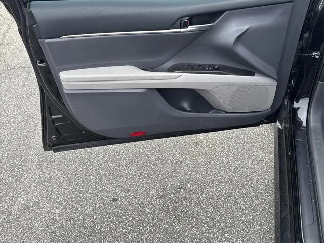 2024 Toyota Camry LE - Photo 10