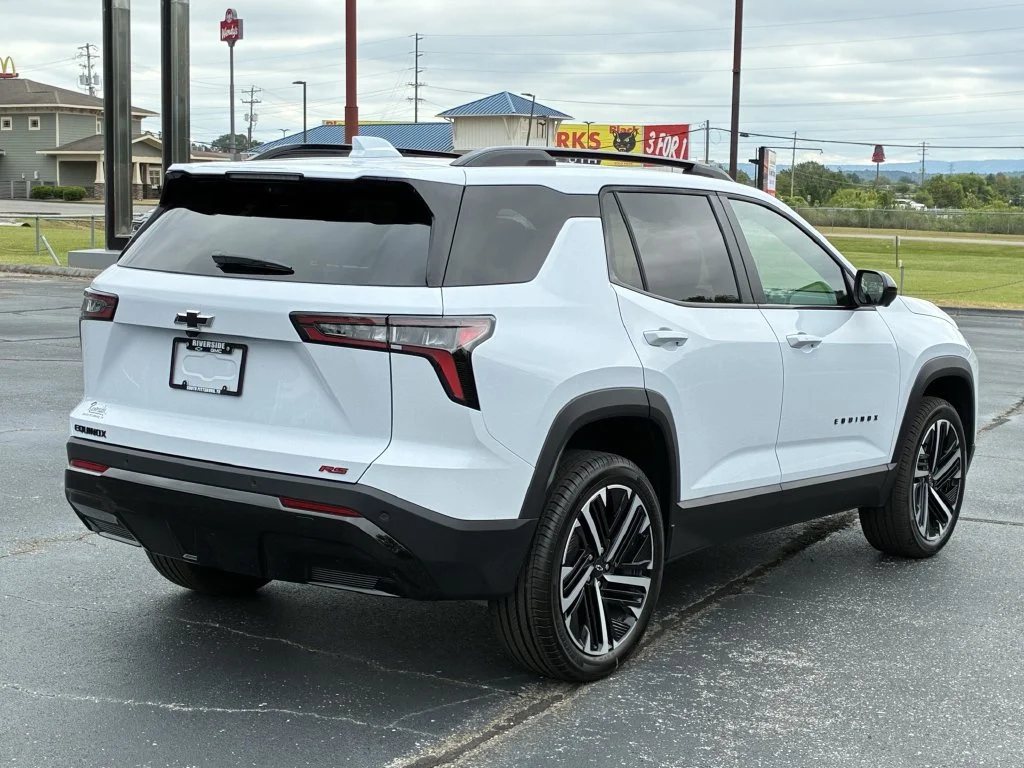 2027 Chevrolet Equinox RS - Photo 6