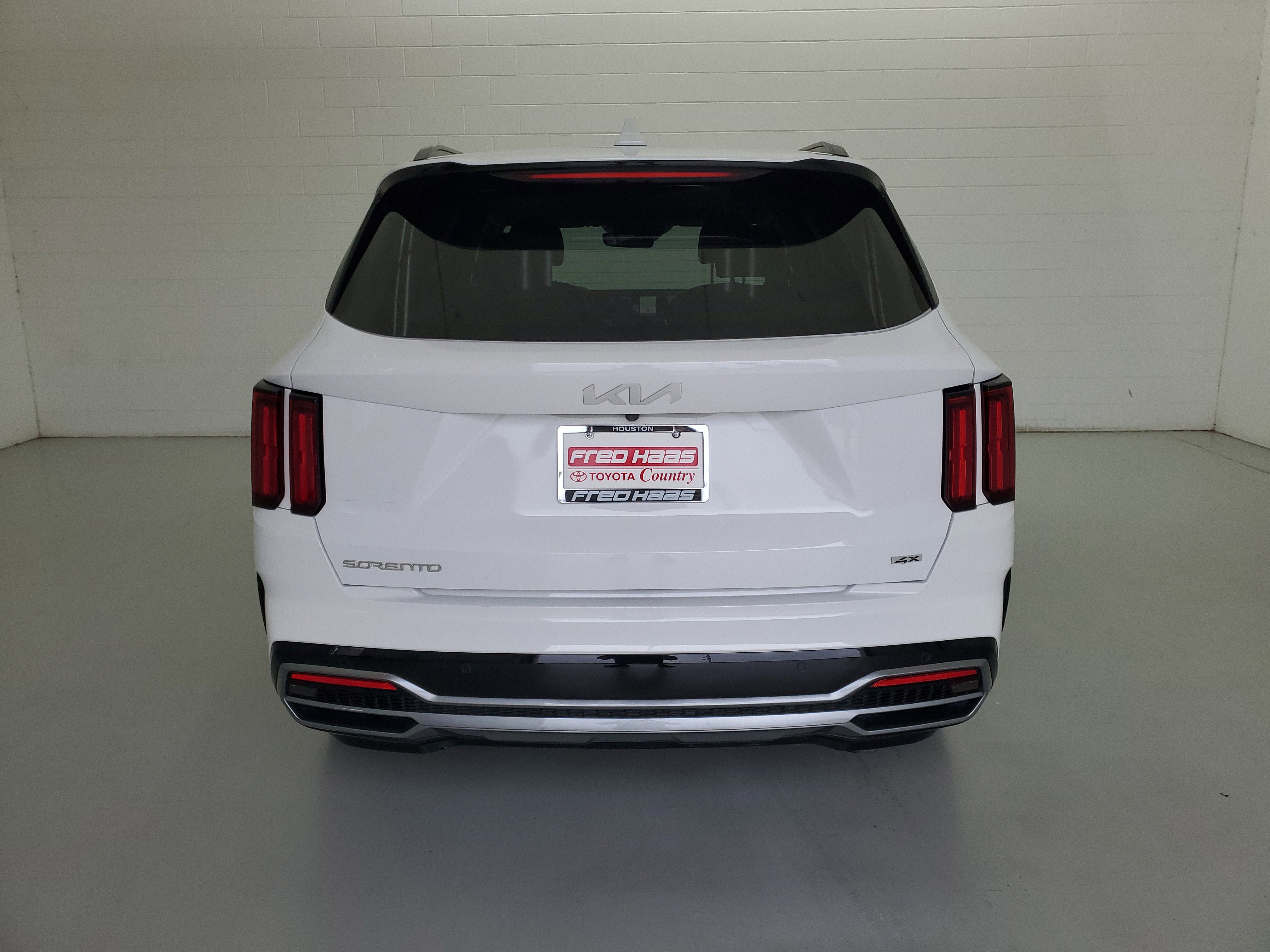 Used 2023 Glacial White Pearl Kia SX image 6