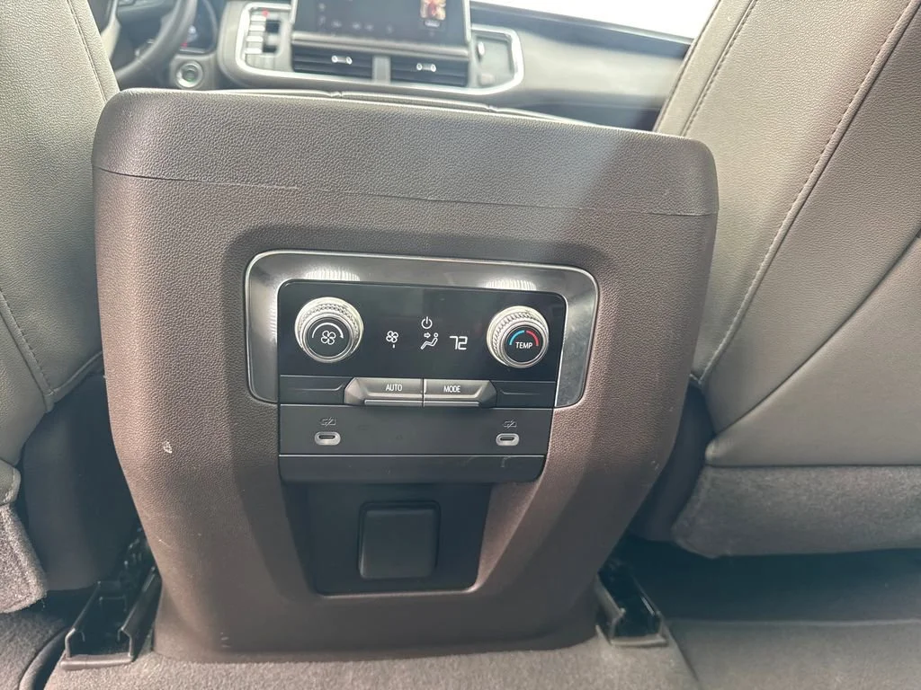 Used 2023 Onyx Black GMC SLT image 27
