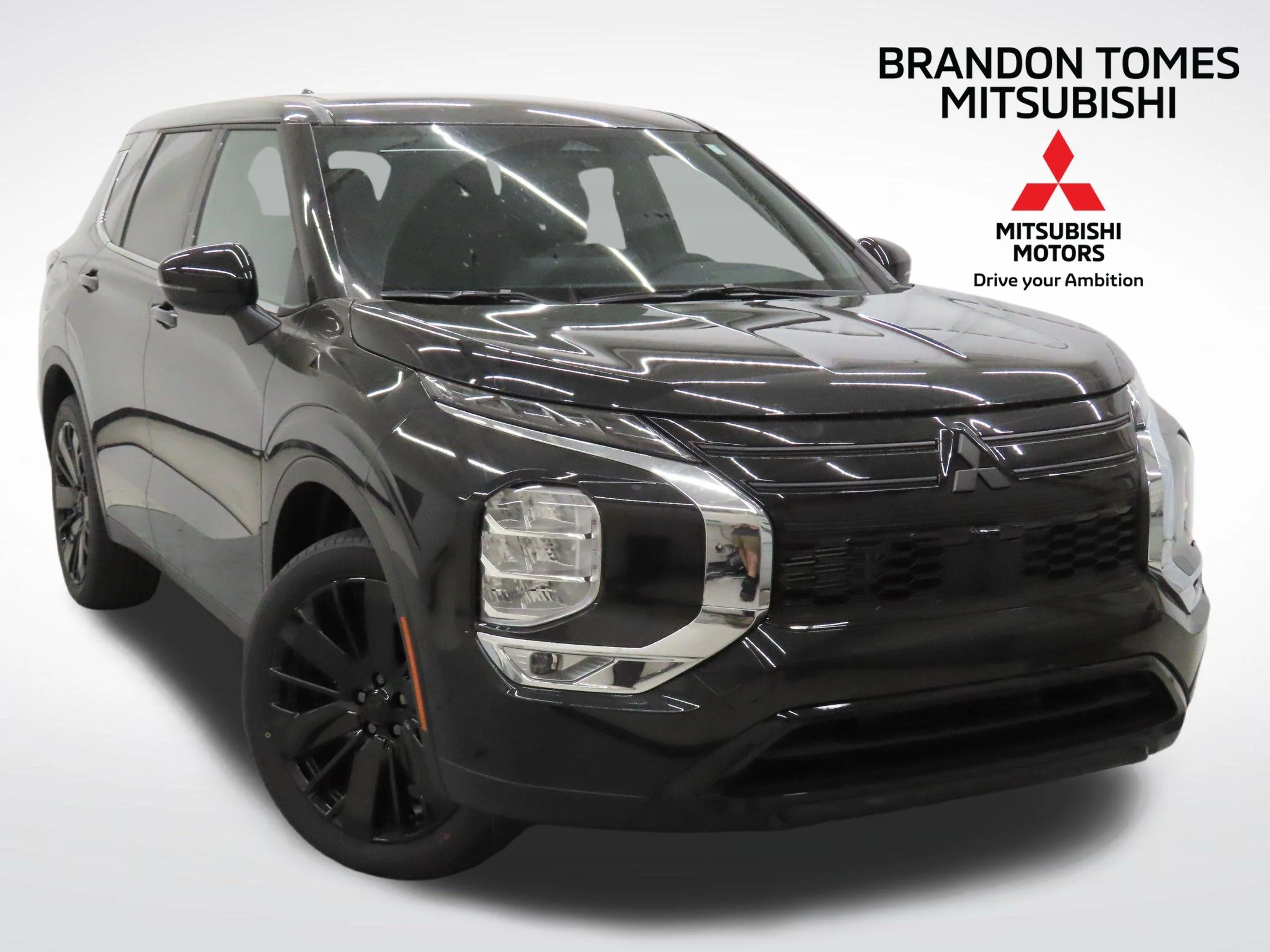 2026 Mitsubishi Outlander LE FWD's photo