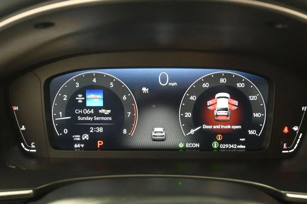 Certified Used 2024 Lunar Silver Metallic Honda Touring image 13