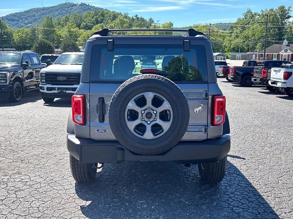 2021 Ford Bronco Base - Photo 6