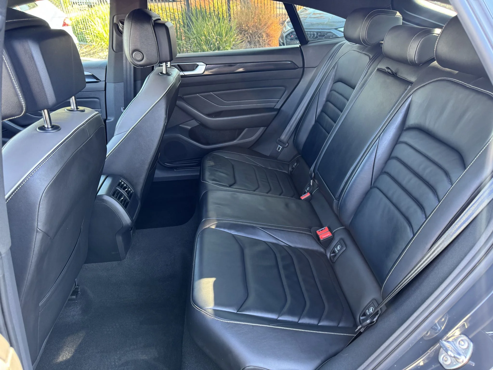 Used 2021 Urano Gray Volkswagen SEL R-Line image 31