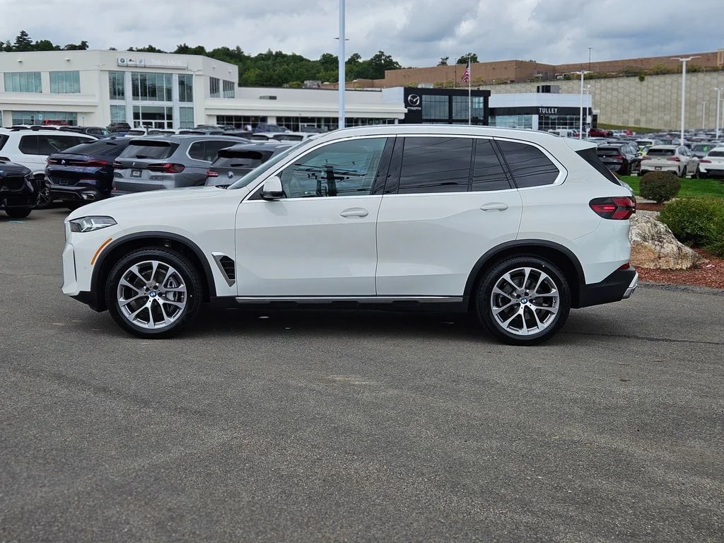 Certified Used 2024 White BMW xDrive40i image 4