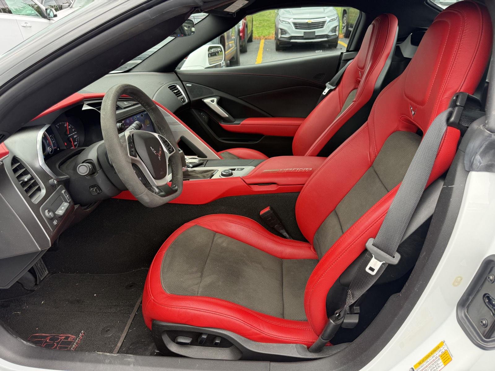 Used 2019 Arctic White Chevrolet Grand Sport 2LT image 9