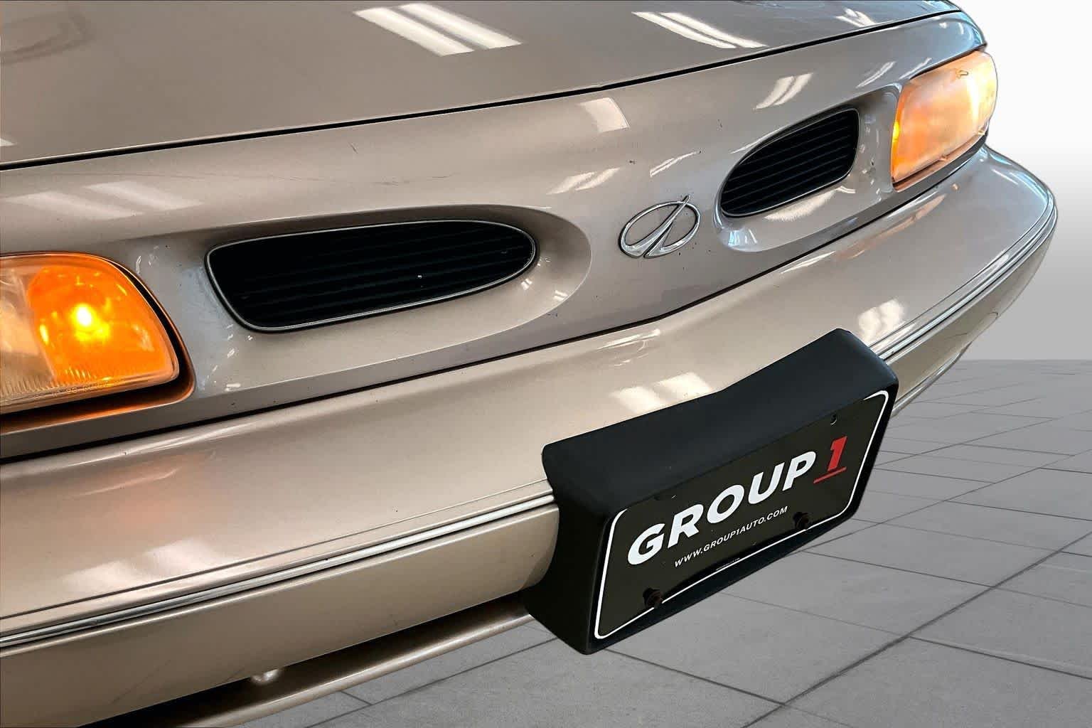Used 1999 Champagne Oldsmobile  image 27