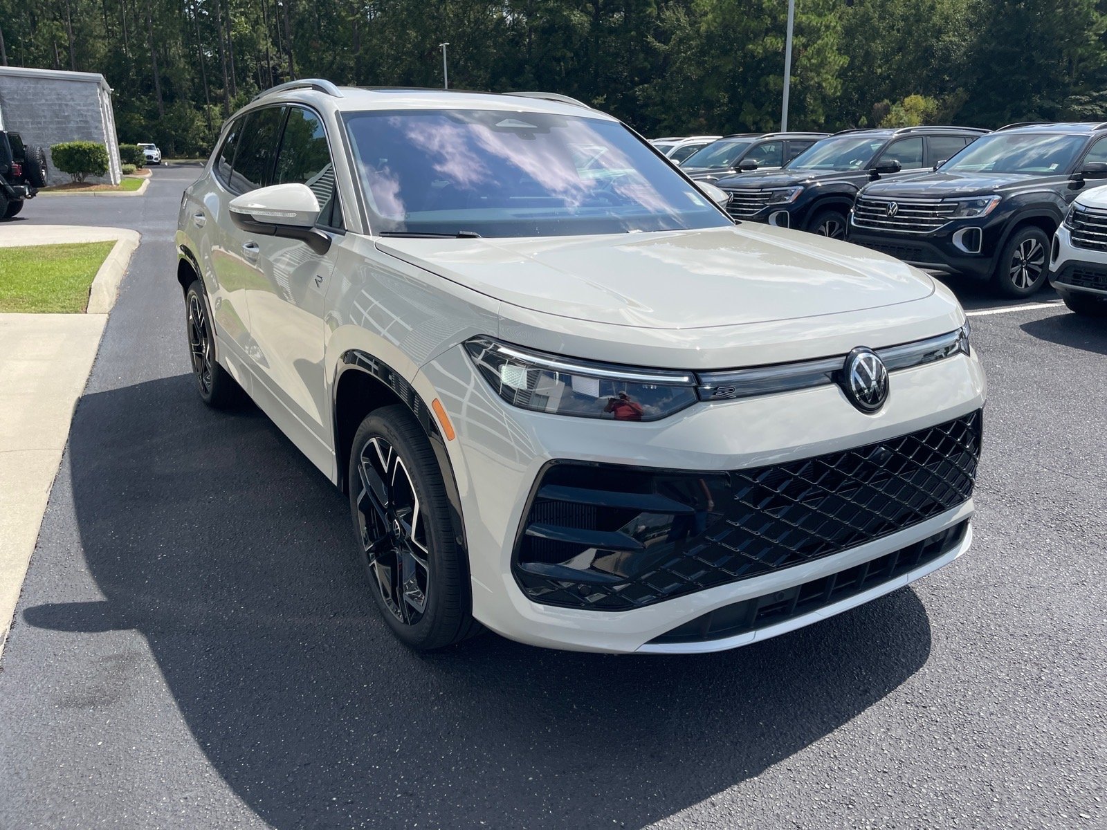 New 2026 Sandstone Volkswagen SEL R-Line Turbo 4Motion image 3