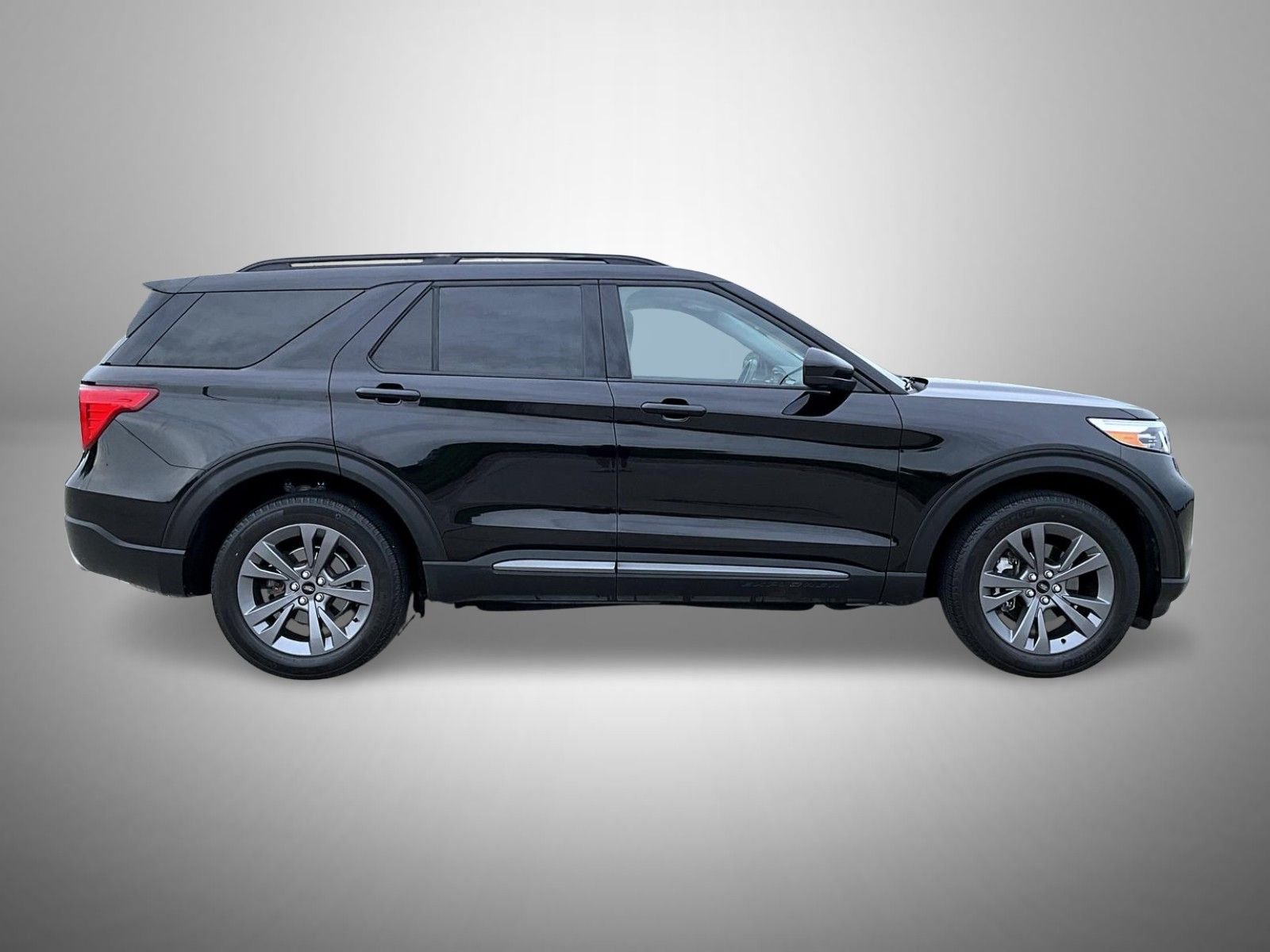 Used 2023 Black Ford XLT image 4