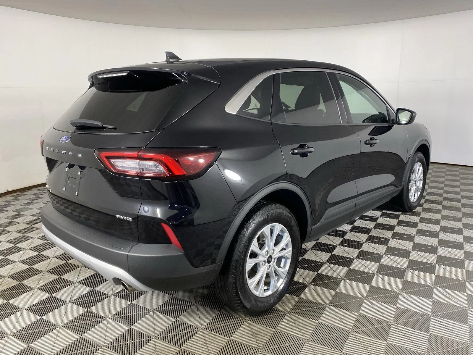 Used 2024 Agate Black Ford Active image 10
