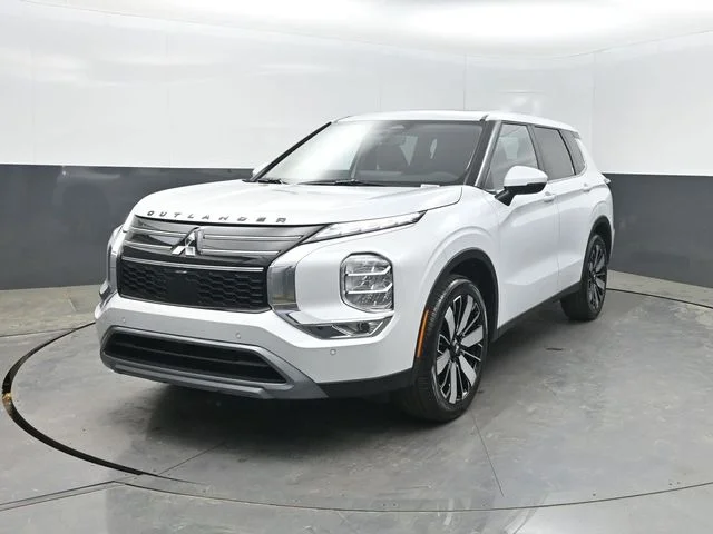 New 2026 White Mitsubishi SE image 2