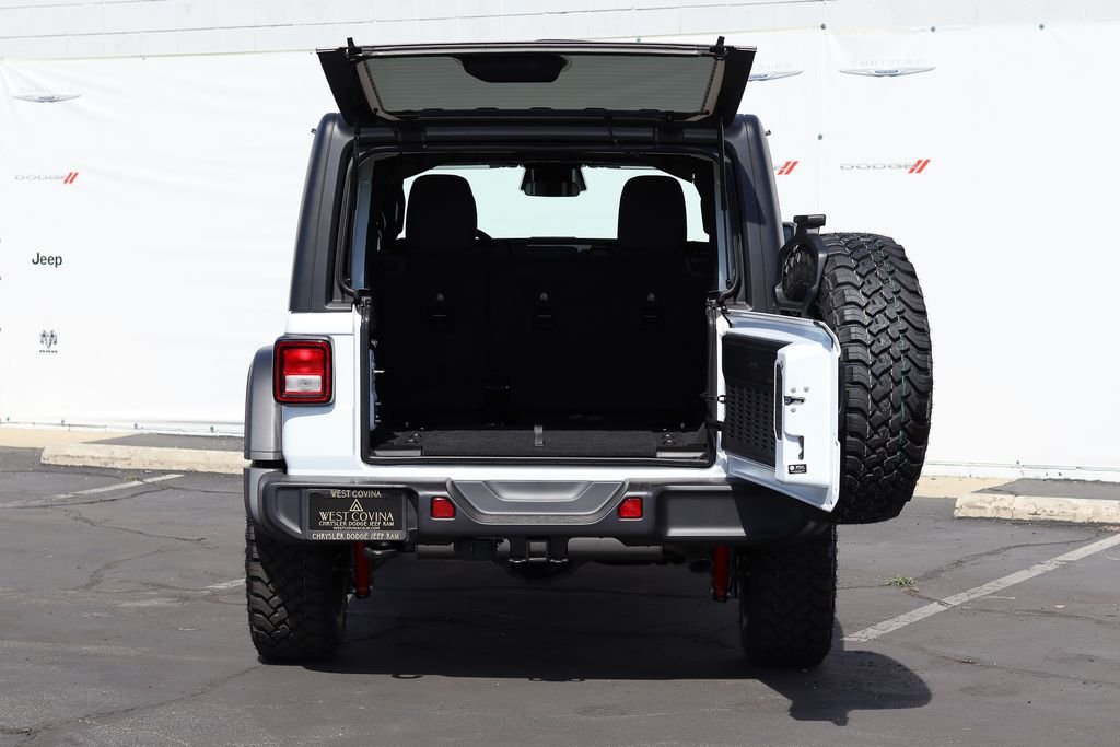 New 2026 Bright White Clear-Coat Exterior Paint Jeep Willys image 9