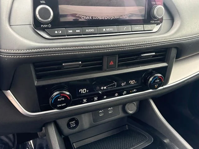 Used 2025 White Nissan SV image 22