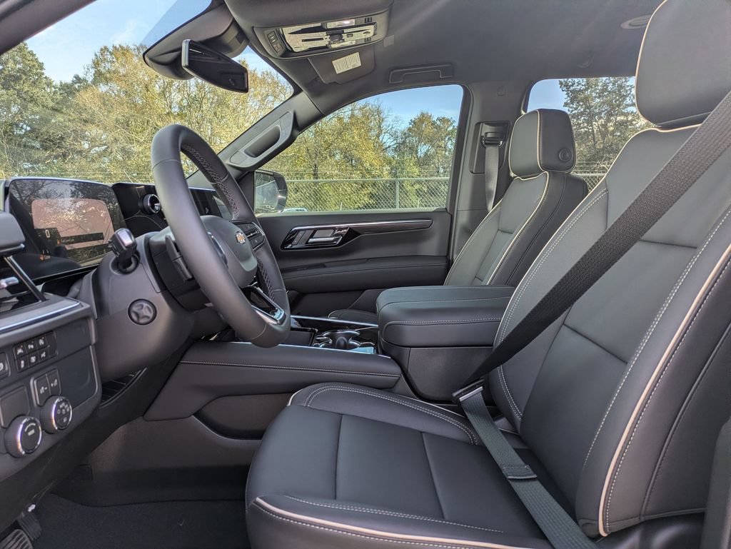 2026 Chevrolet Suburban Premier - Photo 16