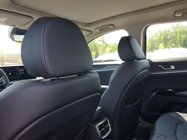 2025 Kia K5 EX - Photo 9