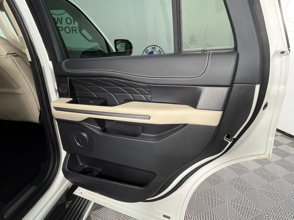 Used 2022 White Ford Platinum image 28
