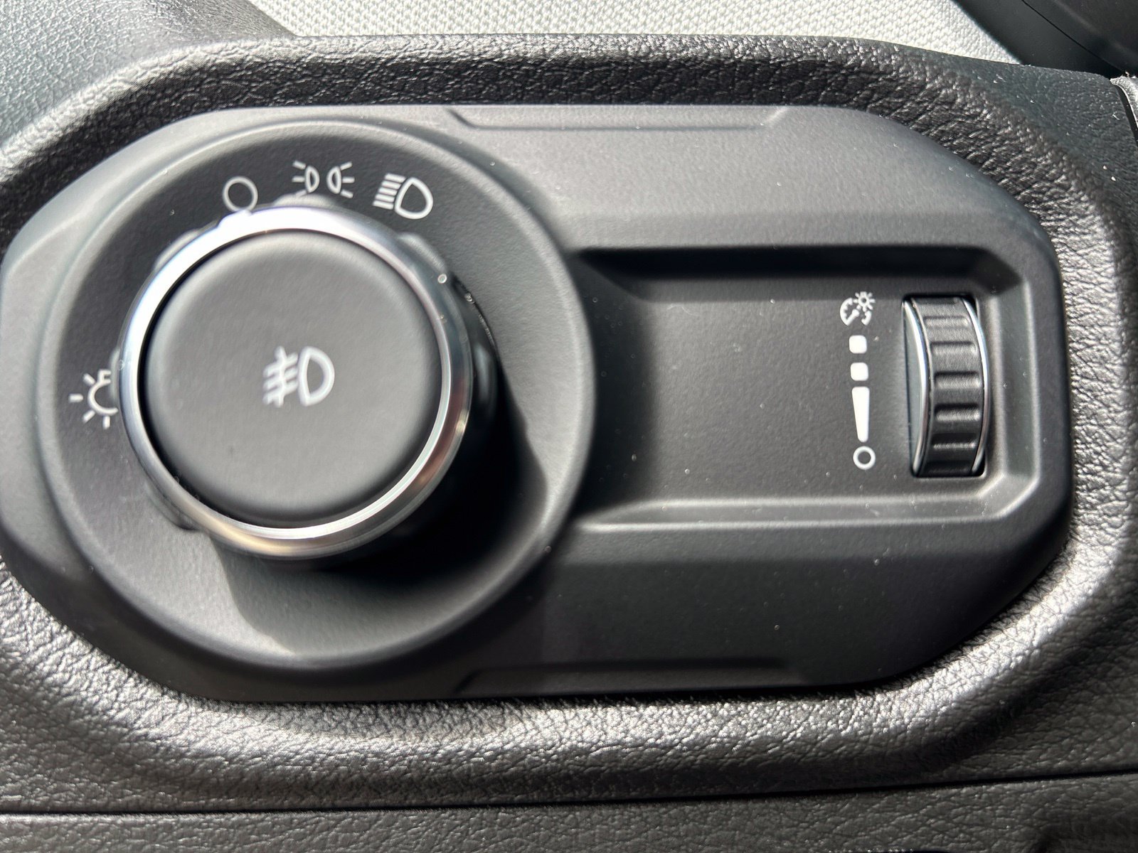 Used 2026 Purple Jeep Sport image 25