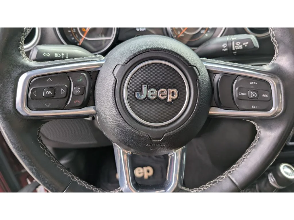 Used 2021 Snazzberry Pearlcoat Jeep Overland image 17