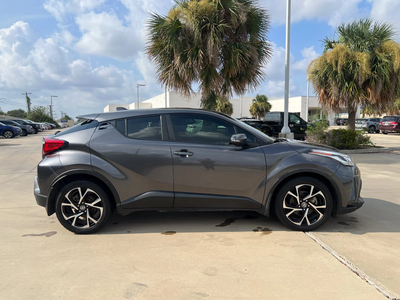 Used 2021 Gray Toyota XLE image 6