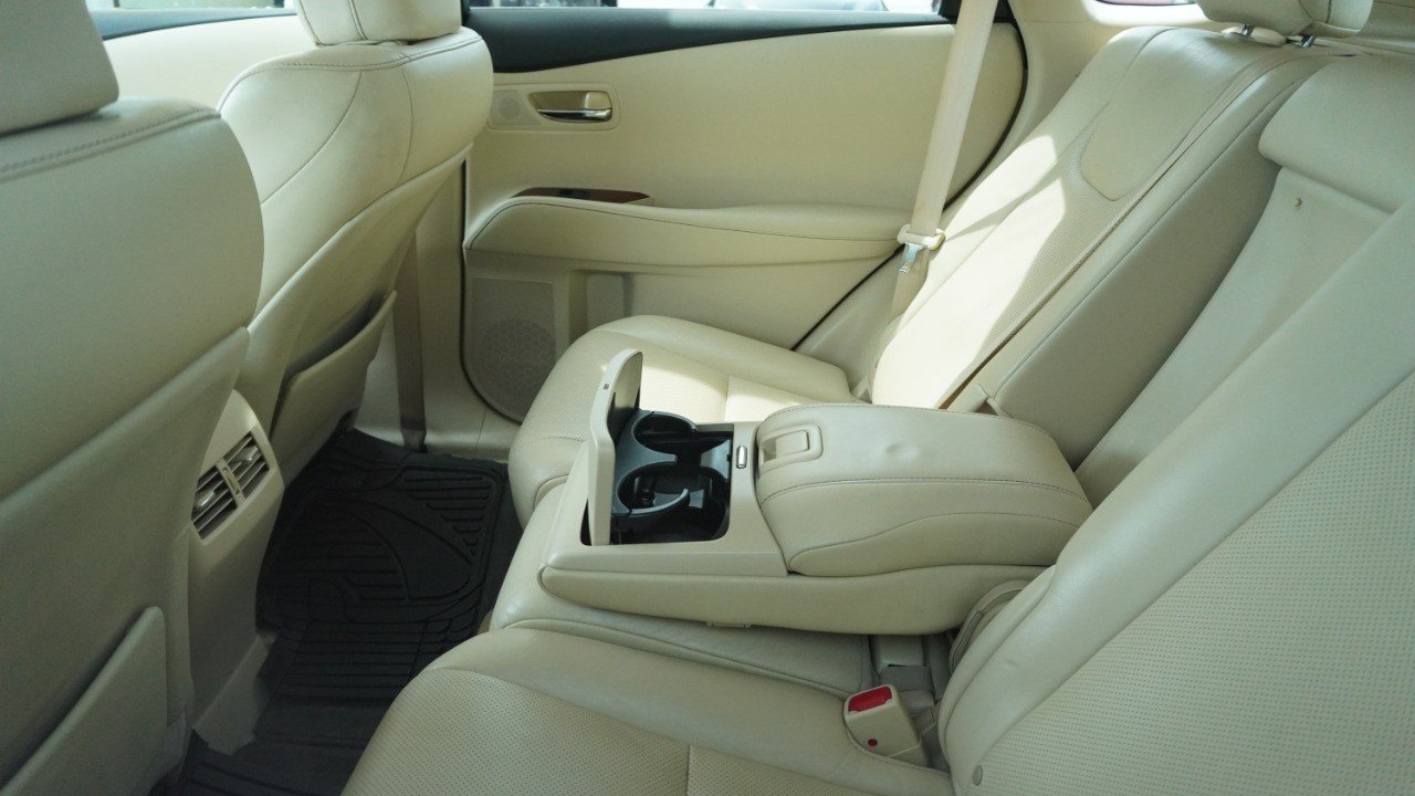 Used 2013 Black Lexus  image 11