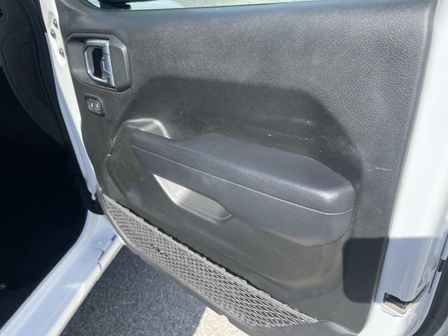 Used 2024 White Jeep Sport S image 25