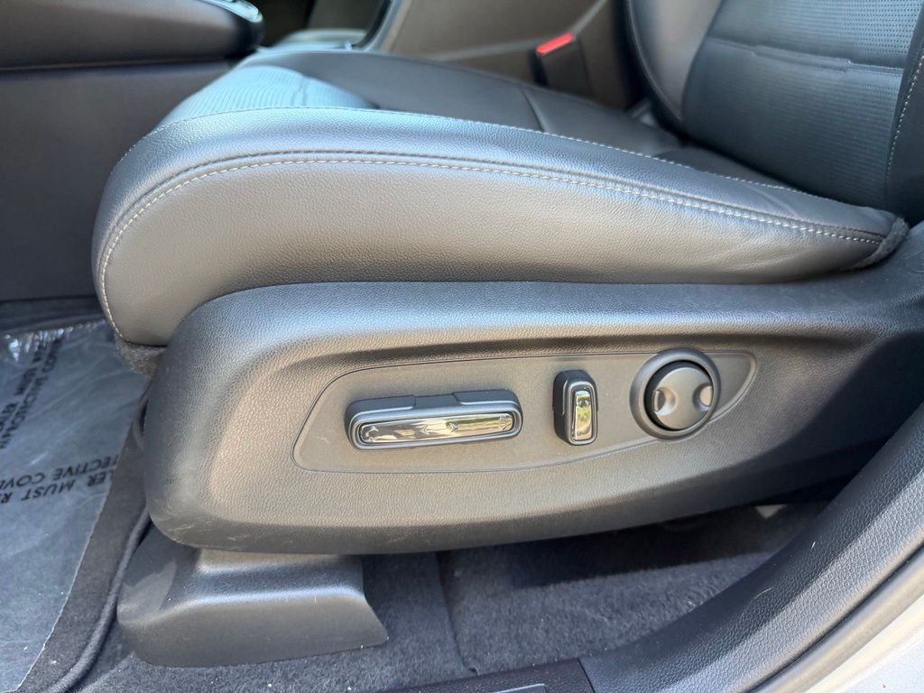 Used 2023 Lunar Silver Metallic Honda EX-L image 14
