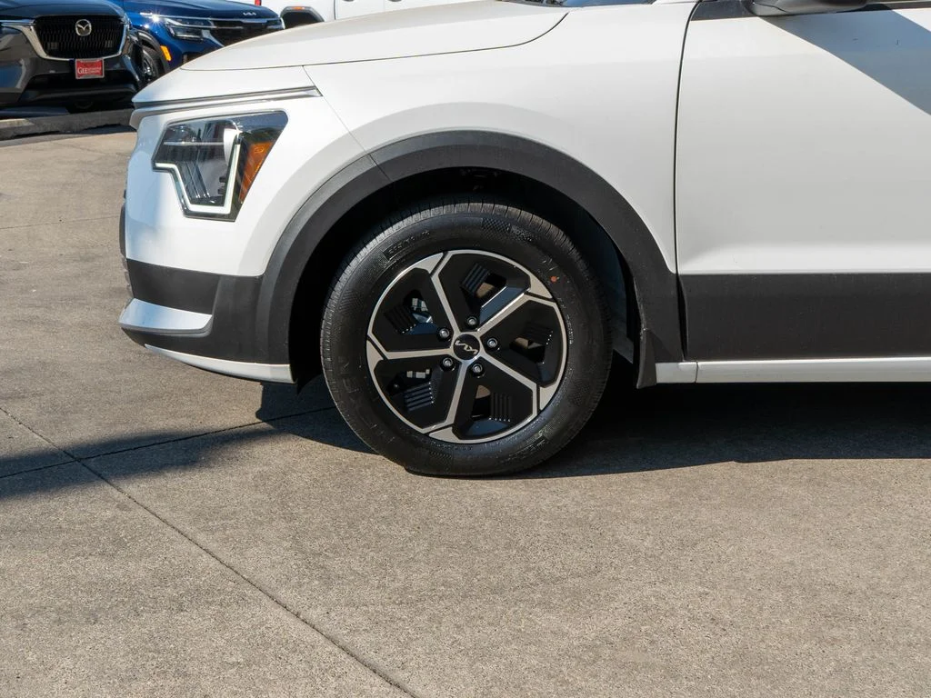 New 2026 Snow White Pearl Kia EX image 27