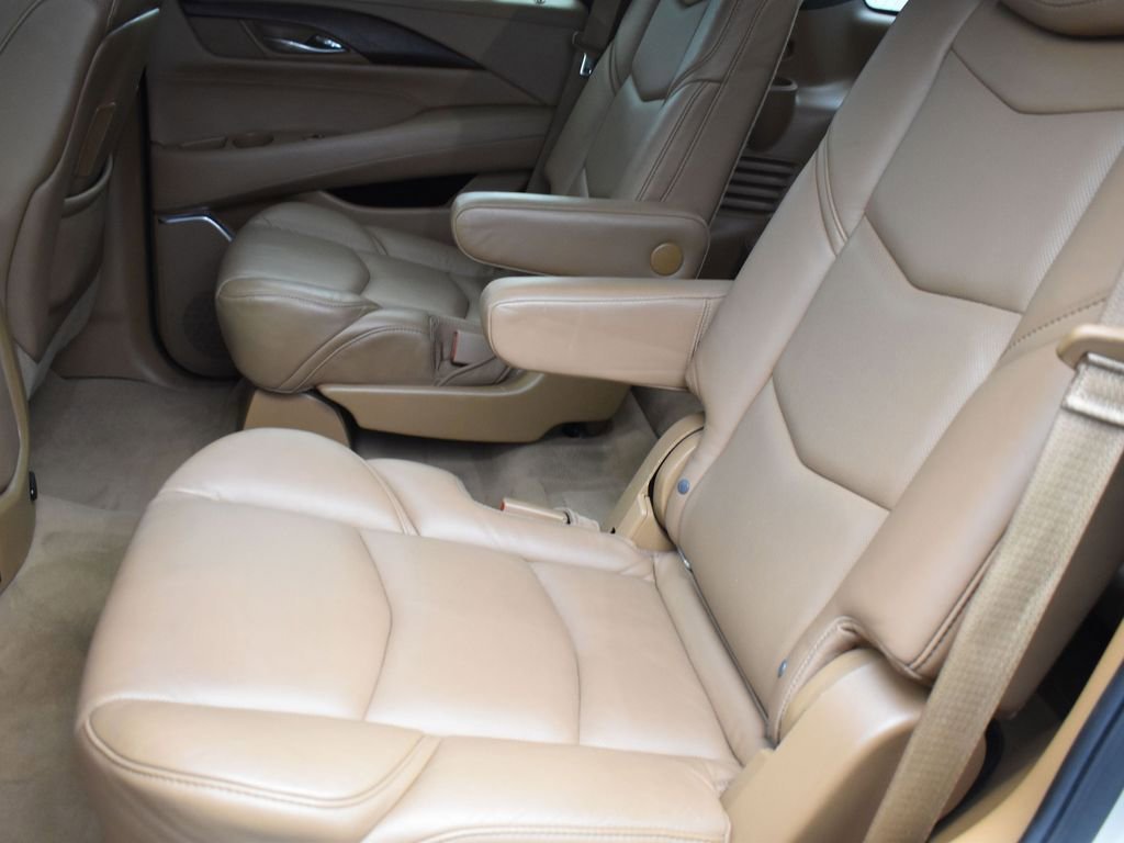 2017 CADILLAC ESCALADE - Image 25
