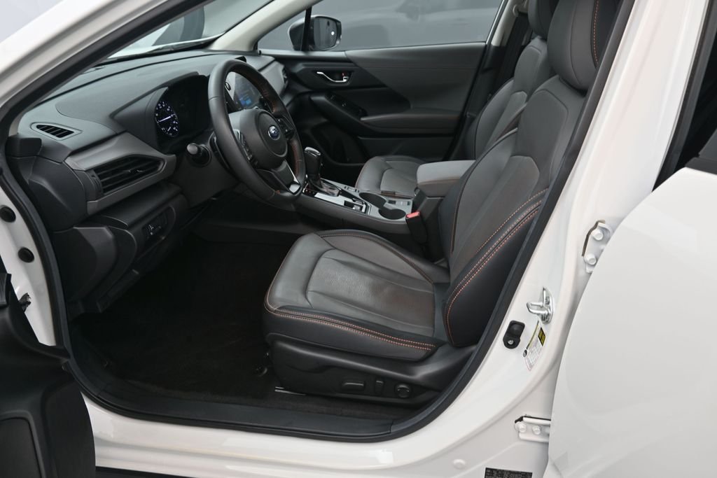 Used 2025 Crystal White Pearl Subaru Limited image 14