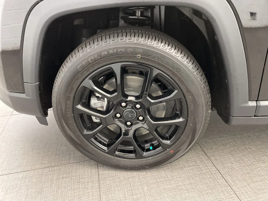 New 2026 Black Jeep Latitude image 8