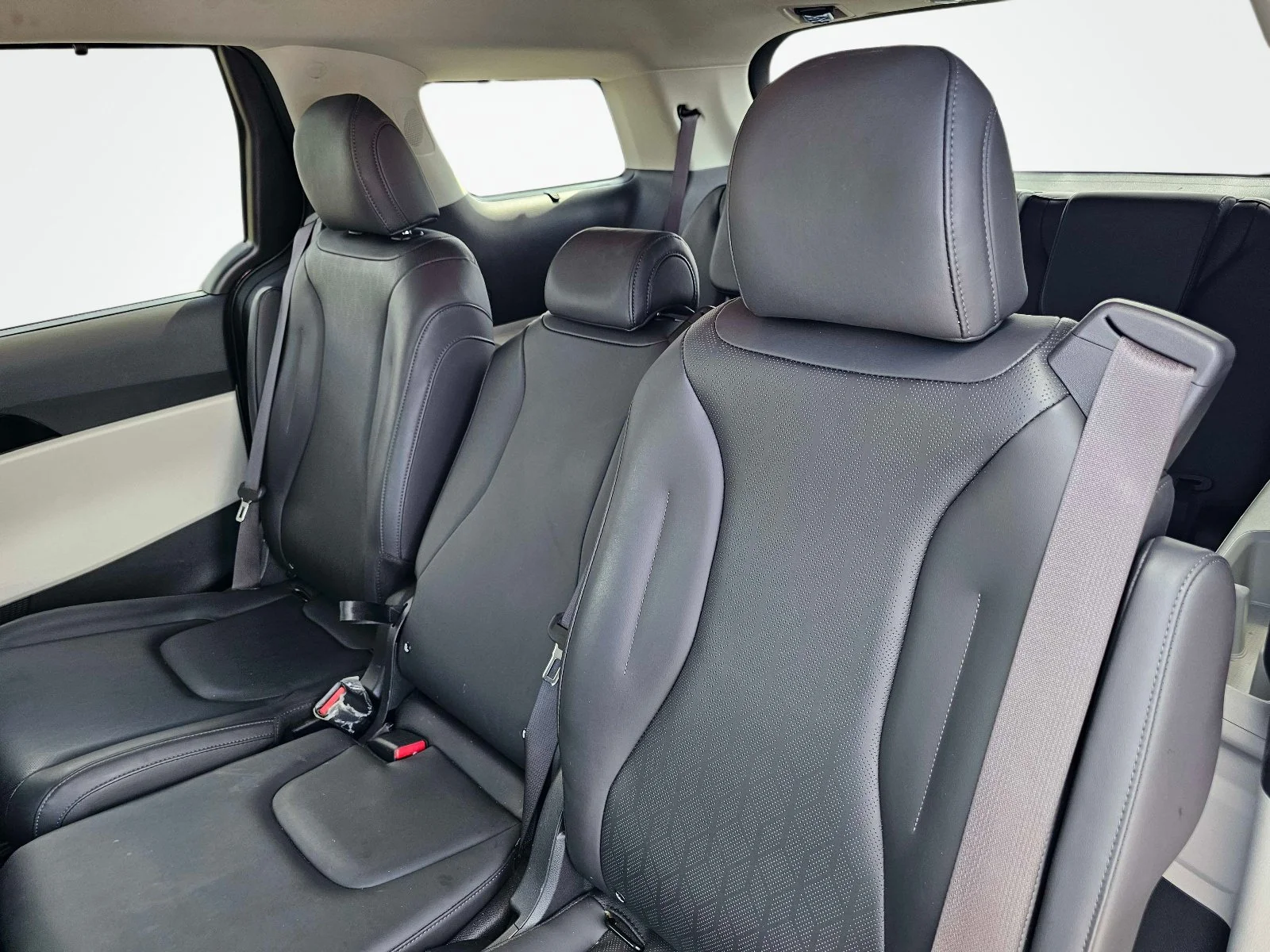 Used 2024 Flare Red Kia EX image 34