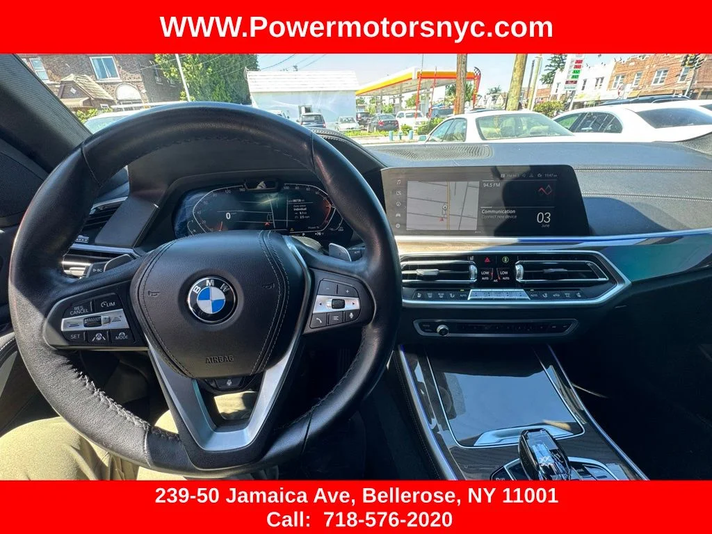 Used 2022 White BMW sDrive40i image 27
