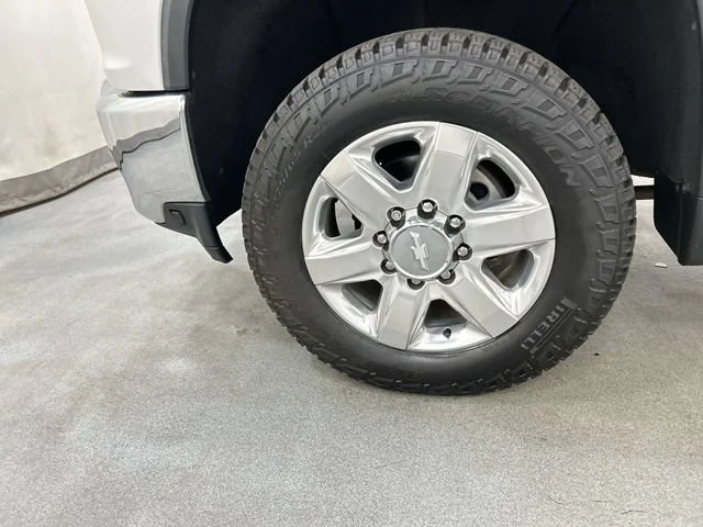 Used 2020 Iridescent Pearl Tricoat Chevrolet LTZ image 5