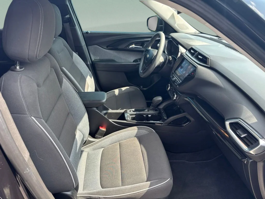 Used 2021 Mosaic Black Metallic Chevrolet LT image 28