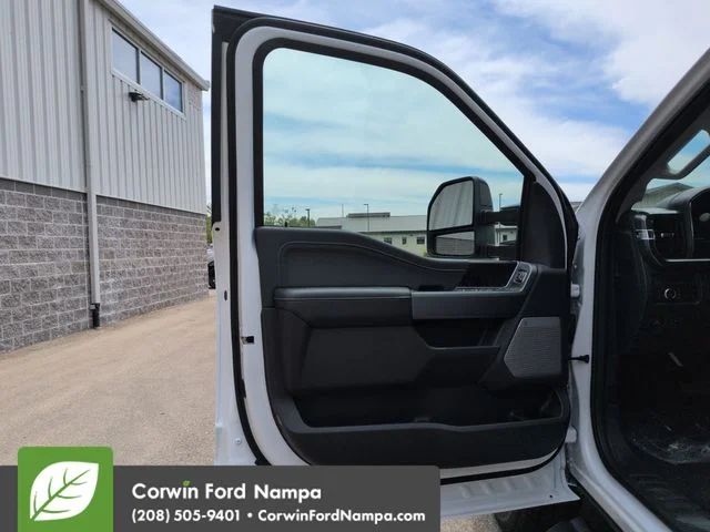 New 2026 Oxford White Ford Lariat image 10