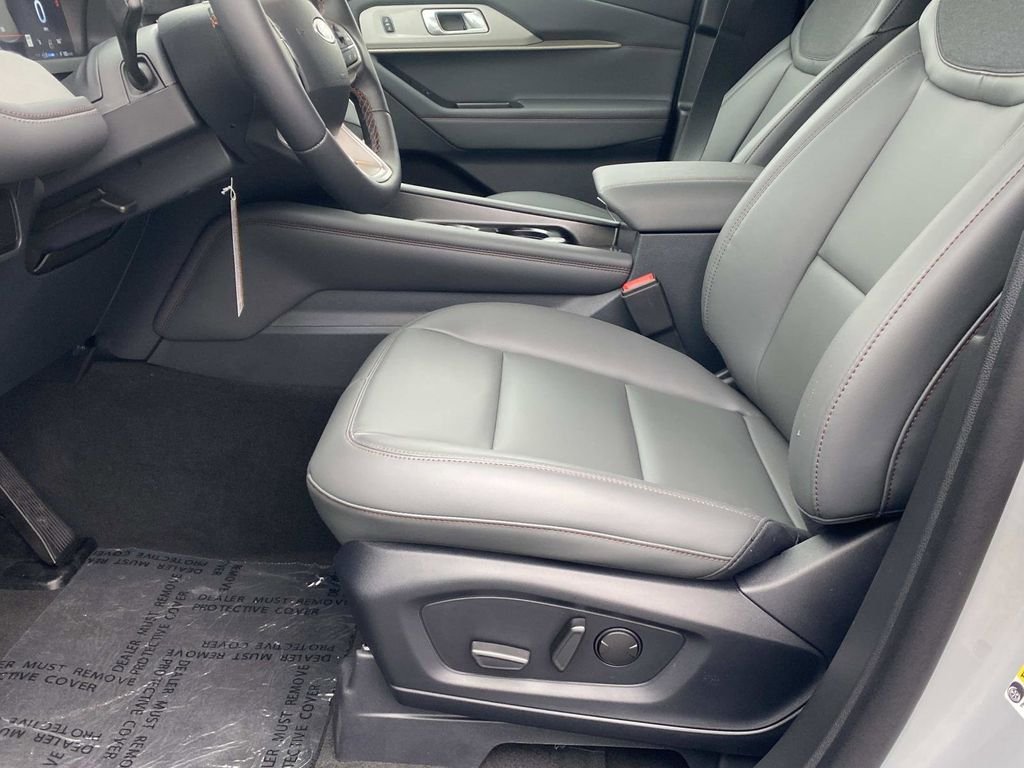 New 2026 Space White Metallic Ford Active image 13